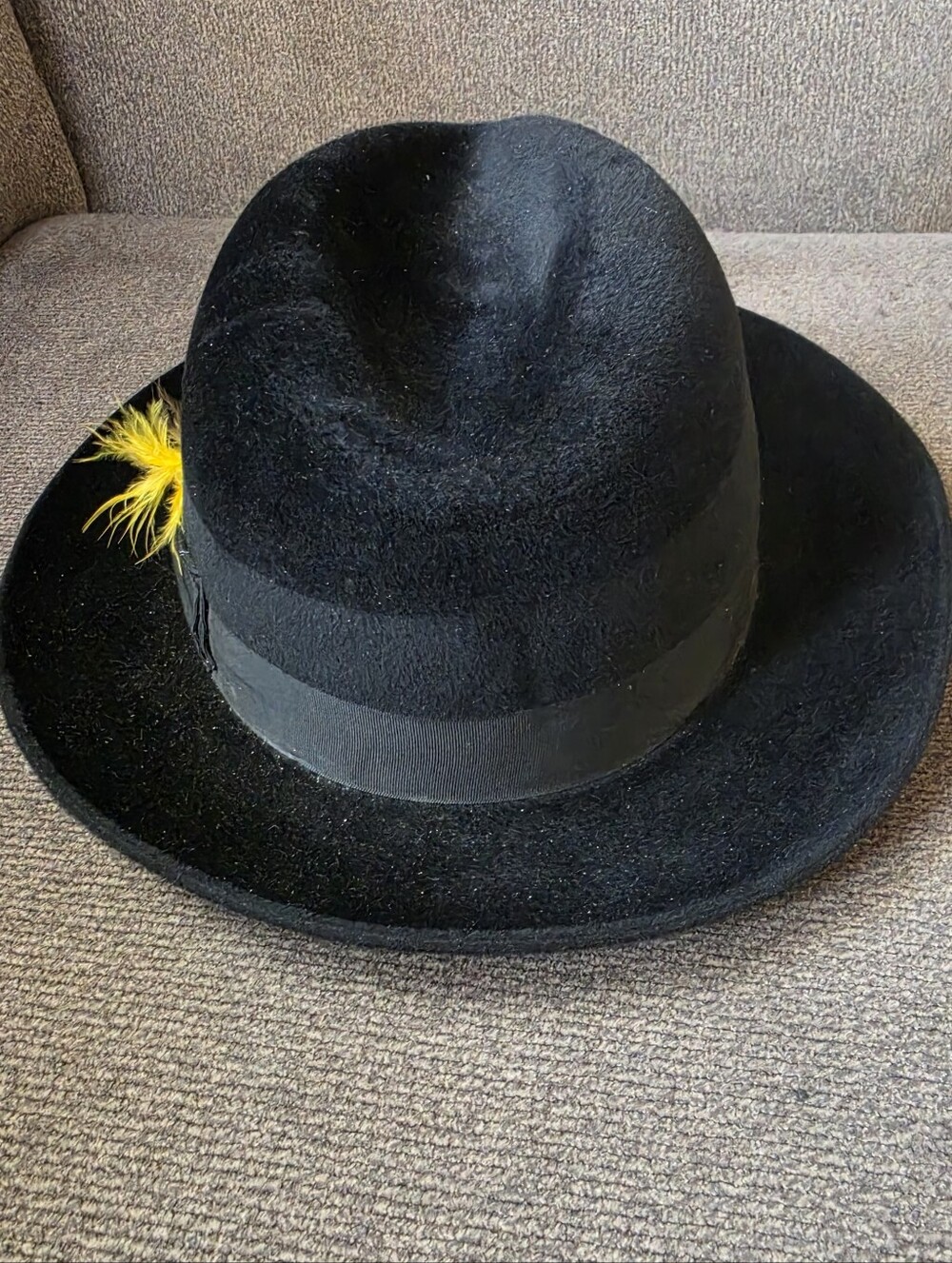 Vintage Selentino Galaxy Black Velour Fedora Hat Size 57 Fur Felt Feather Accent